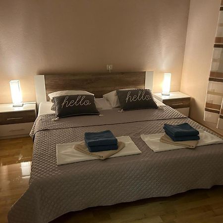 Apartmani Deni 茨里克韦尼察 外观 照片